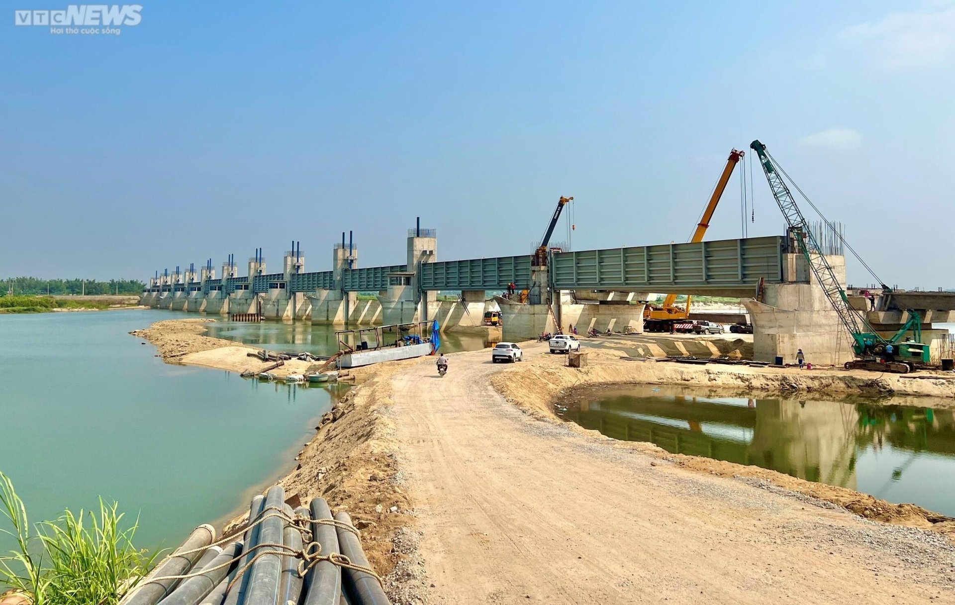 Stuck on site, 1,500 billion VND dam project has been 