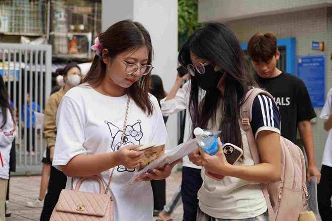 2024년 고등학교 졸업 시험 과목별 시험 문제와 답을 Lao Dong에서 시청하세요.