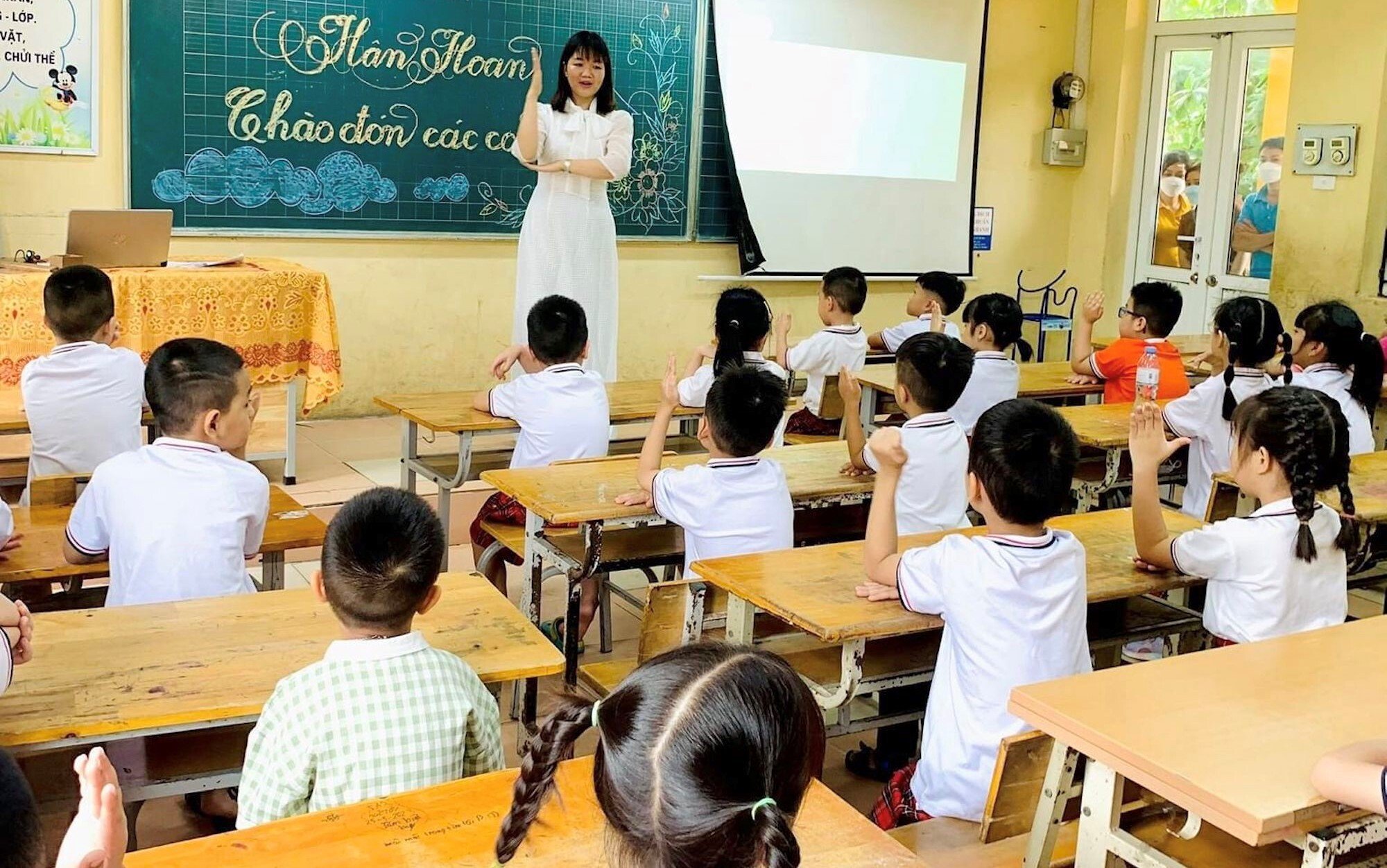 Deberían existir mecanismos específicos para evitar el cobro excesivo al inicio del año escolar.