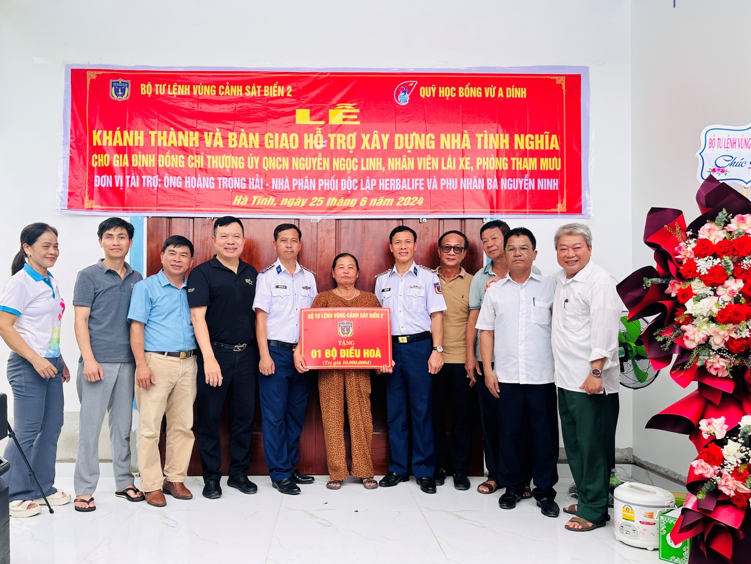 Bàn giao nhà tình nghĩa cho gia đình quân nhân khó khăn- Ảnh 1.
