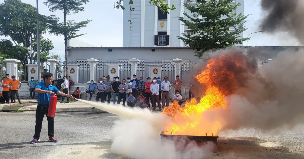 El Primer Ministro ordenó soluciones urgentes para prevenir y combatir incendios en instalaciones con riesgos de incendio y explosión y lugares concurridos durante el Tet.