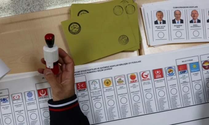 Votos en blanco en un colegio electoral de la capital turca, Ankara. Foto: Reuters