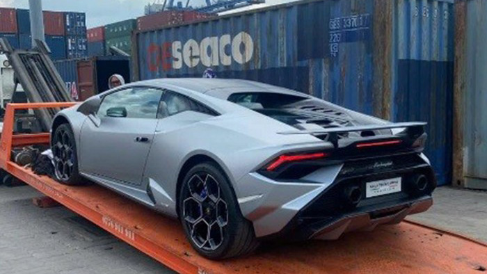 Blick auf den zweiten Lamborghini Huracan Tecnica in Vietnam, Bild 2