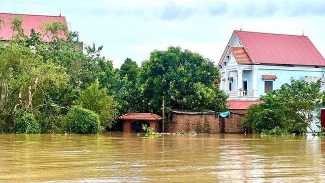 Экстренная эвакуация жителей 13 коммун из затопленных районов