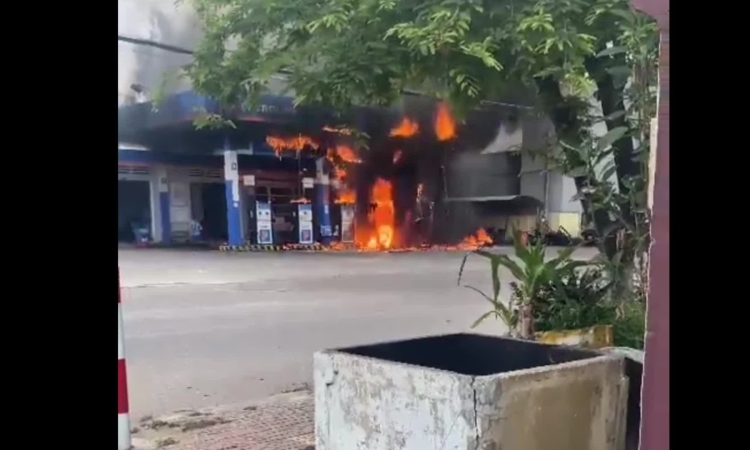 Пожар на заправке в Куинёне