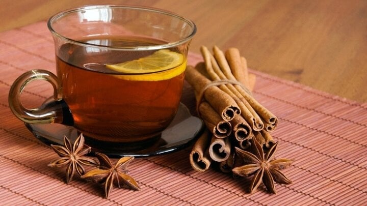 El té de canela no sólo te ayuda a perder peso sino que también es muy bueno para tu cuerpo.