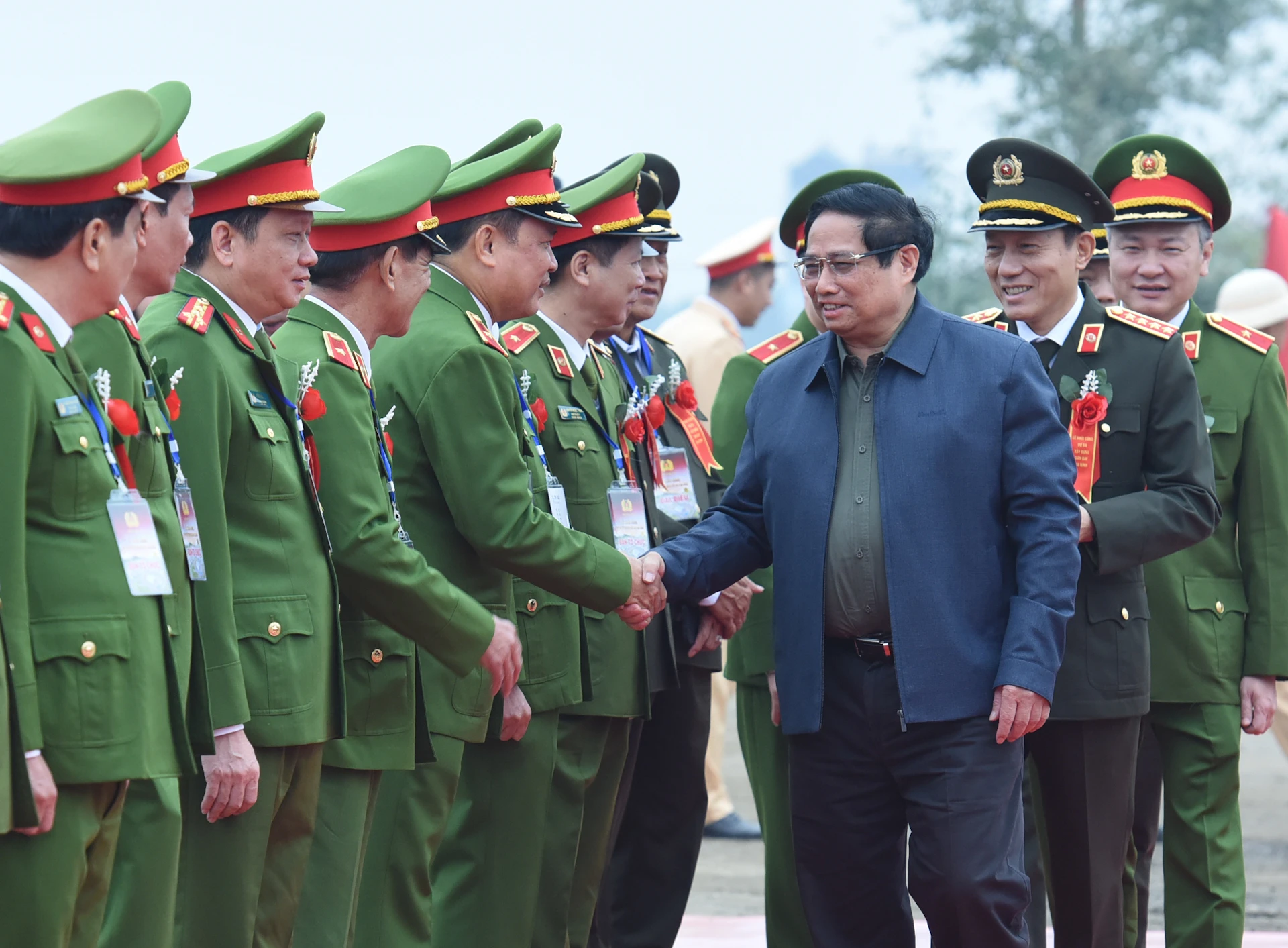 [Photo] Le Premier ministre Pham Minh Chinh assiste à la cérémonie d'inauguration du projet de construction de l'aéroport de Gia Binh photo 1