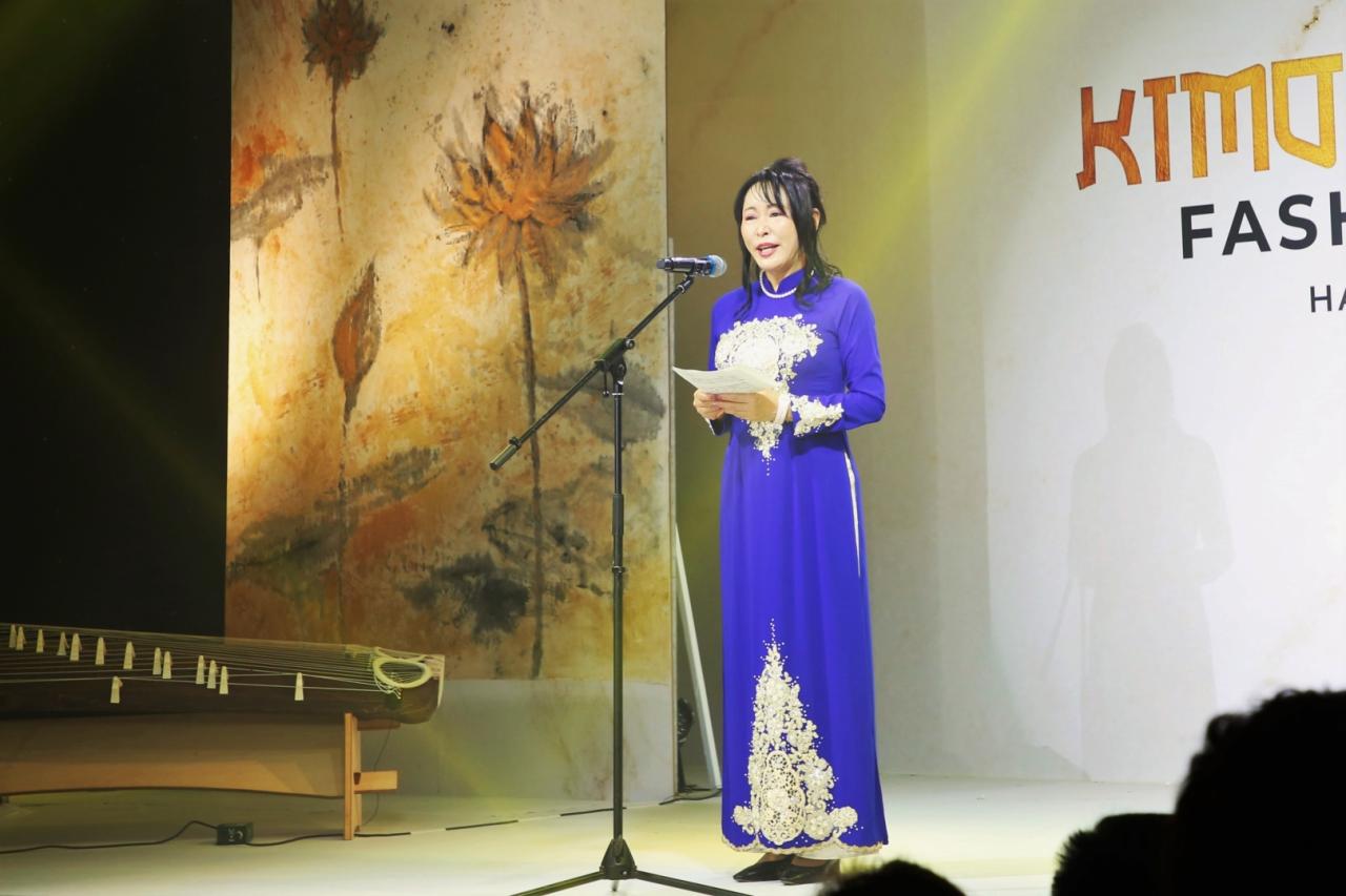 ENJOY IMPRESSIVE CULTURAL COLORS AT KIMONO – AODAI FASHION SHOW