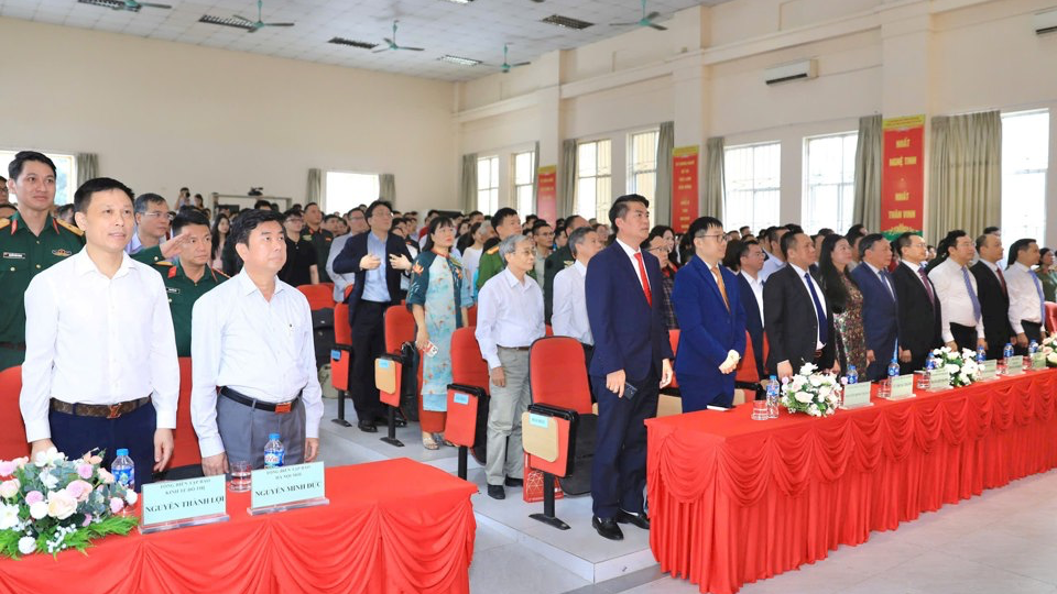 Hanoi College of High Technology held a ceremony to celebrate its 15th anniversary on November 16, 2024.