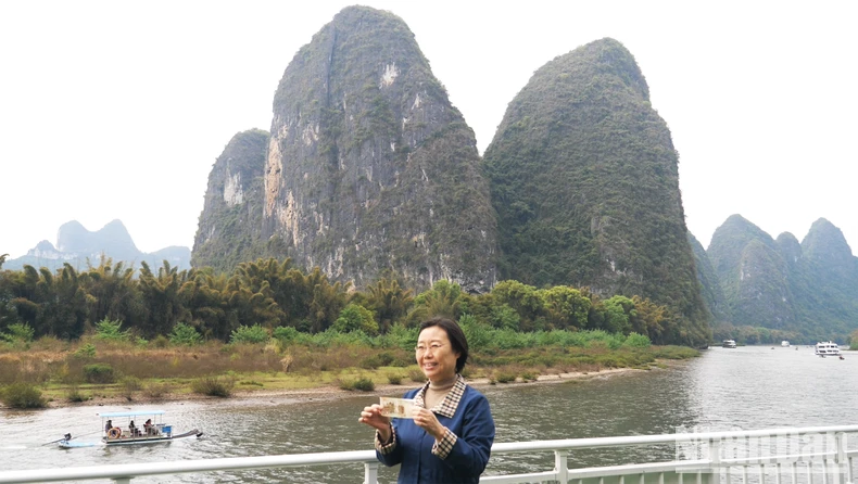 [Video] Experience boating on the Li River, China photo 5