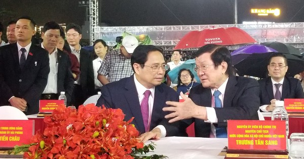 Le Premier ministre Pham Minh Chinh assiste à la cérémonie d'ouverture du Festival rouge flamboyant de Hai Phong 2023