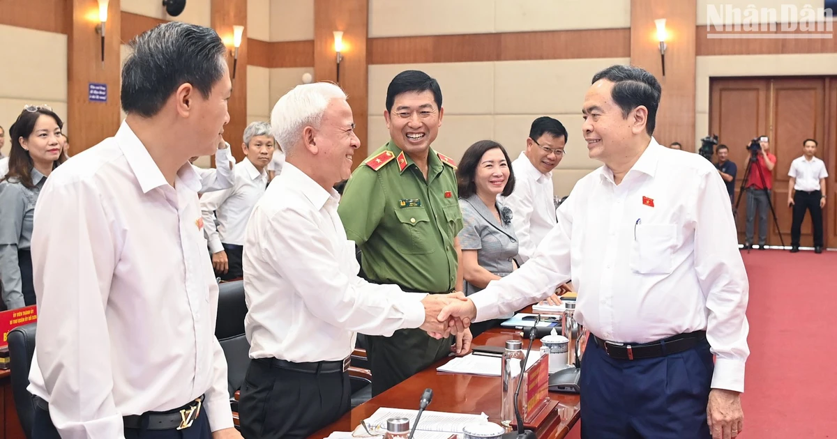 [Photo] Le président de l'Assemblée nationale, Tran Thanh Man, travaille avec le comité exécutif du comité du Parti de la ville de Hai Phong