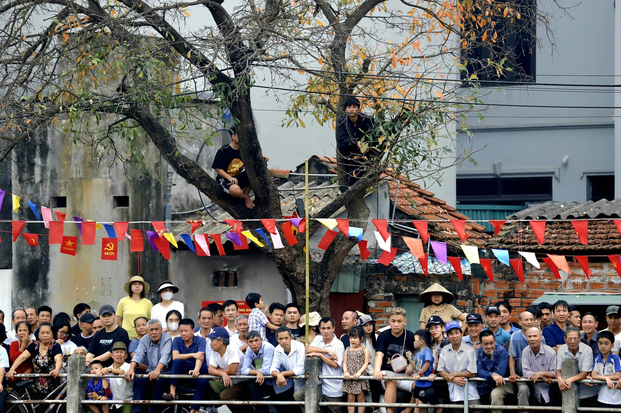 Trai làng đằm mình trong đầm nước vây bắt vịt giật phần thưởng tăng theo cấp số nhân- Ảnh 8.