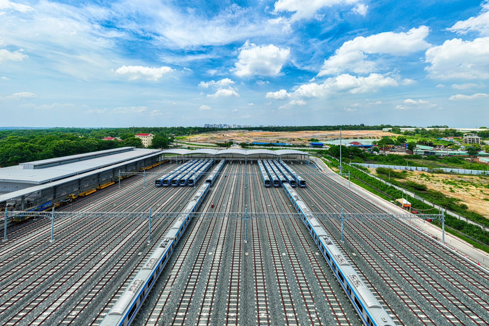 Cận cảnh depot tuyến metro số 1 đã thành hình ảnh 14