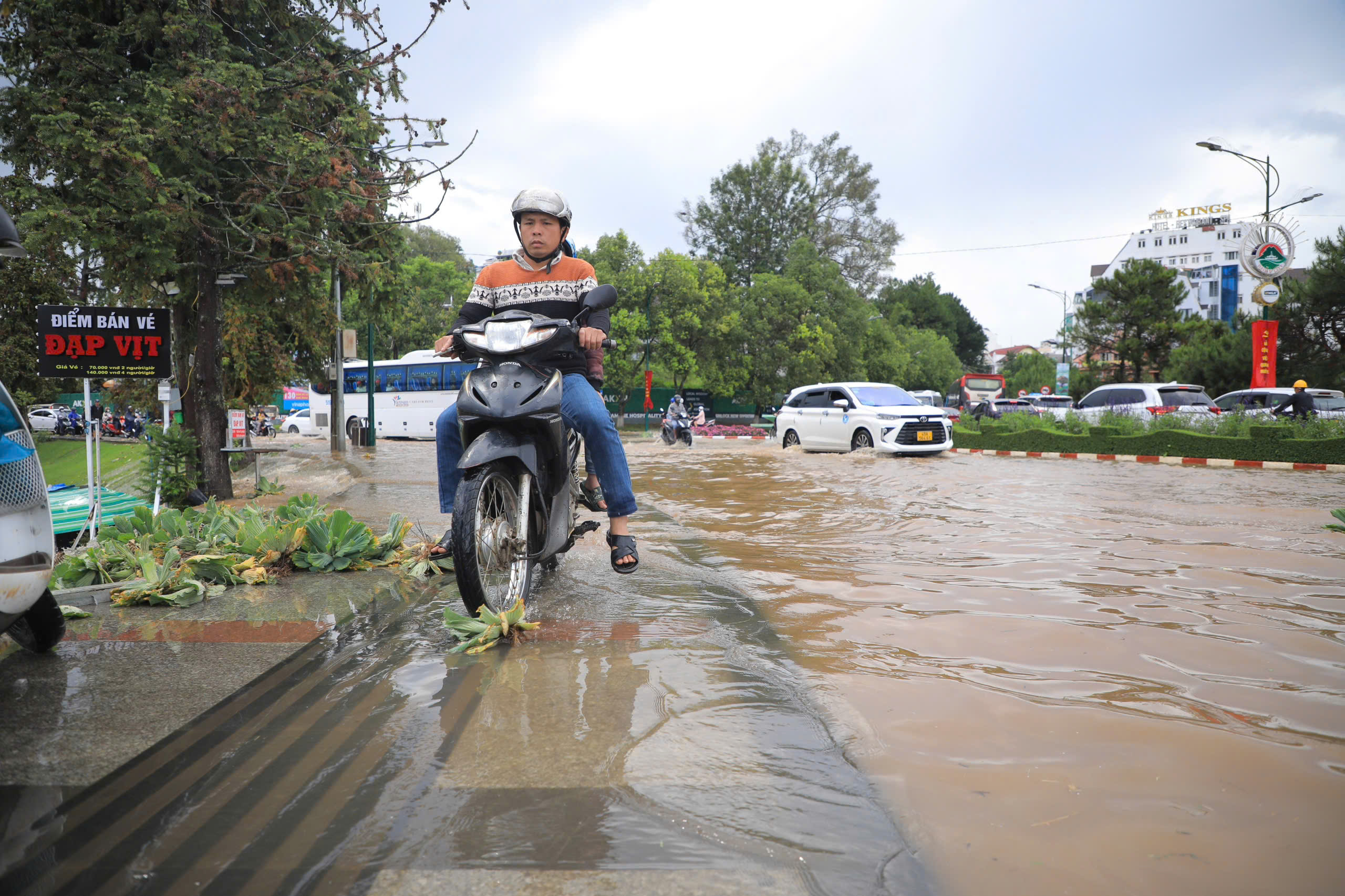 Du lịch Lâm Đồng ứng phó với biến đổi khí hậu - Ảnh 3.