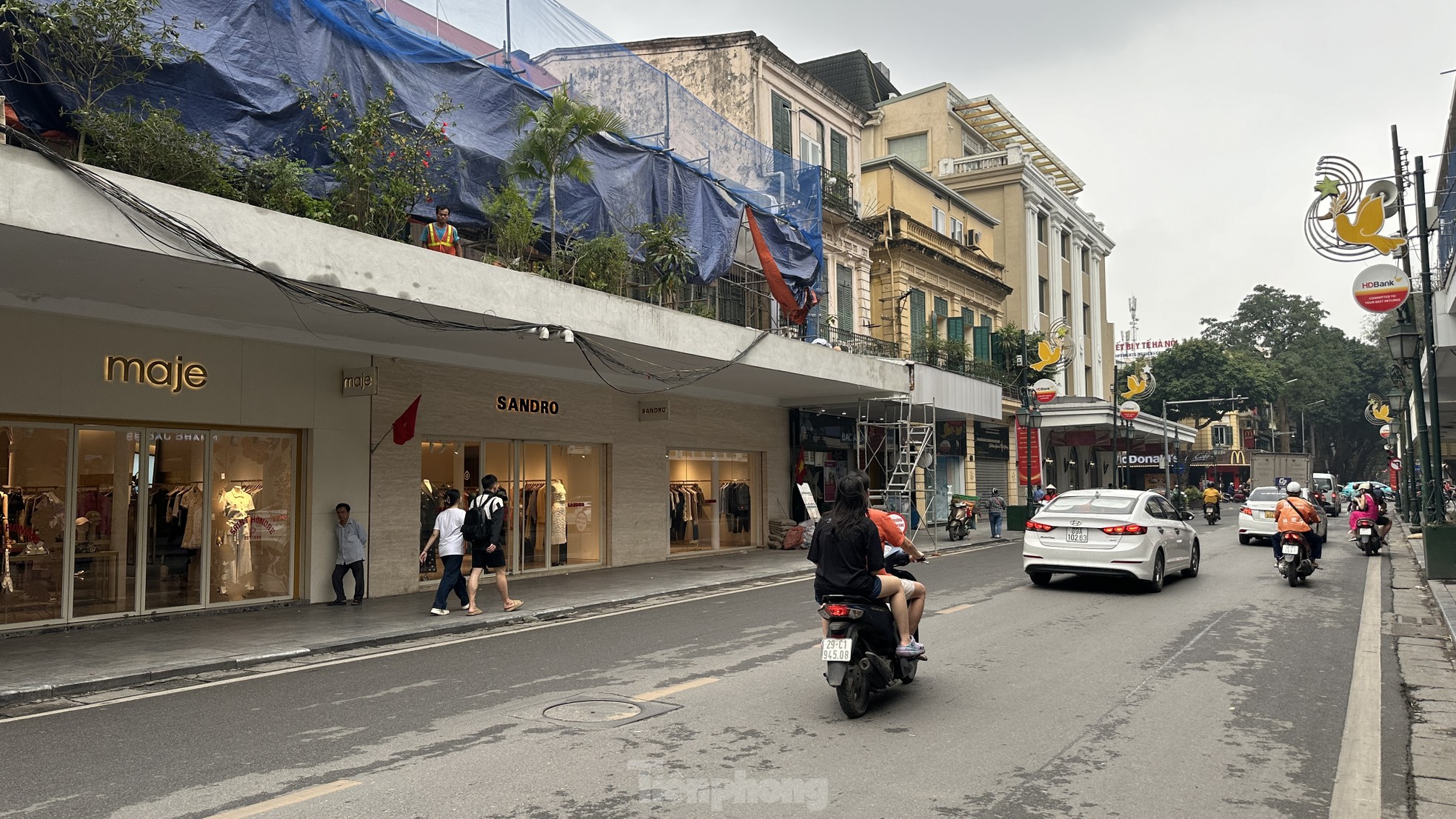 Hanoi renovates the facade of Trang Tien street photo 8