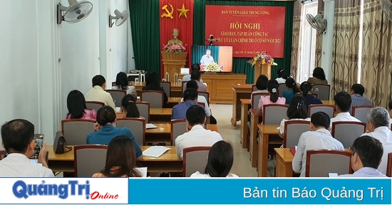 Giao ban, tập huấn công tác giáo dục lý luận chính trị ở cơ sở