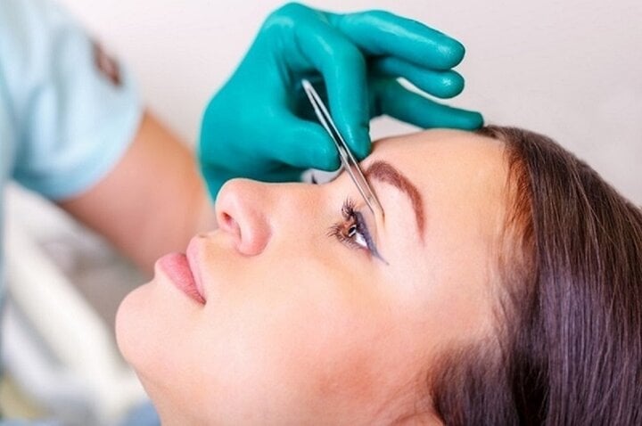 Eyelid surgery is a cosmetic surgery that many people are interested in.