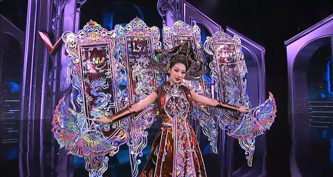 Que Anh rotates the fan, many beauty queens 'transform, strip' at Miss Grand International