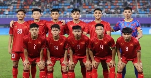 Losing heavily to Olympic Iran, Olympic Vietnam ranked 3rd in Group B of men's football