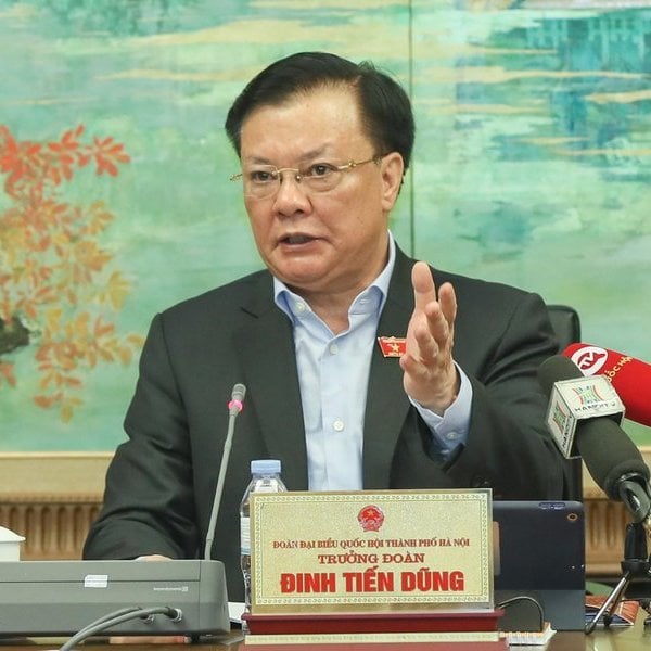 Hanoi Secretary talks about building outstanding mechanisms and policies for the Capital