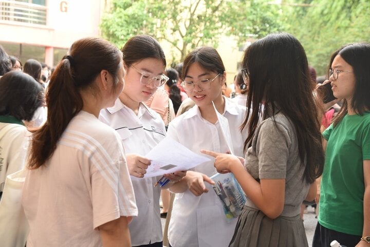 โรงเรียนเอกชนชั้นนำหลายแห่งในฮานอยเปิดพอร์ทัลรับสมัครนักเรียนชั้นประถมศึกษาปีที่ 10 สำหรับปีการศึกษา 2025-2026 (ภาพประกอบ)