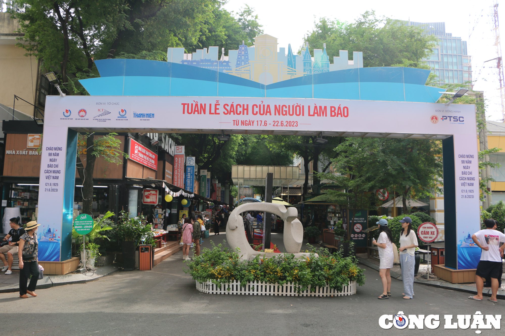 Eröffnungszeremonie der Buchwoche der Journalisten in Ho-Chi-Minh-Stadt, Foto 3