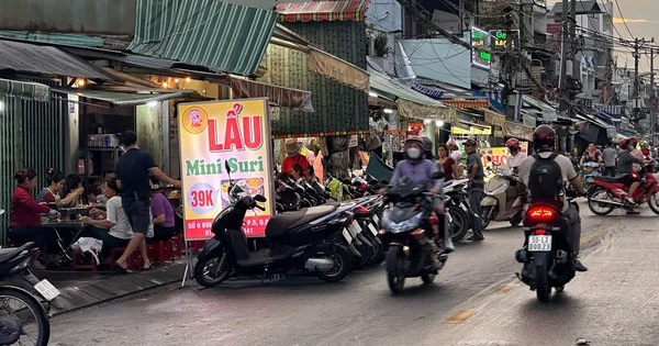 Die Bewohner von Ho-Chi-Minh-Stadt sparen für ihre Tet-Einkäufe weniger und gehen weniger in schicke Restaurants