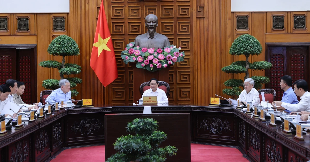 [Foto] Der Ständige Ausschuss der Regierung arbeitet mit dem Zentralkomitee der Vietnamesischen Vaterländischen Front an der Beseitigung provisorischer und baufälliger Häuser.