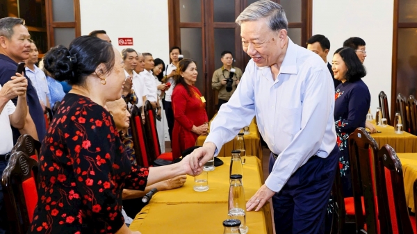 Les dirigeants du Parti et de l'État célèbrent la Journée de l'unité nationale à Hanoi