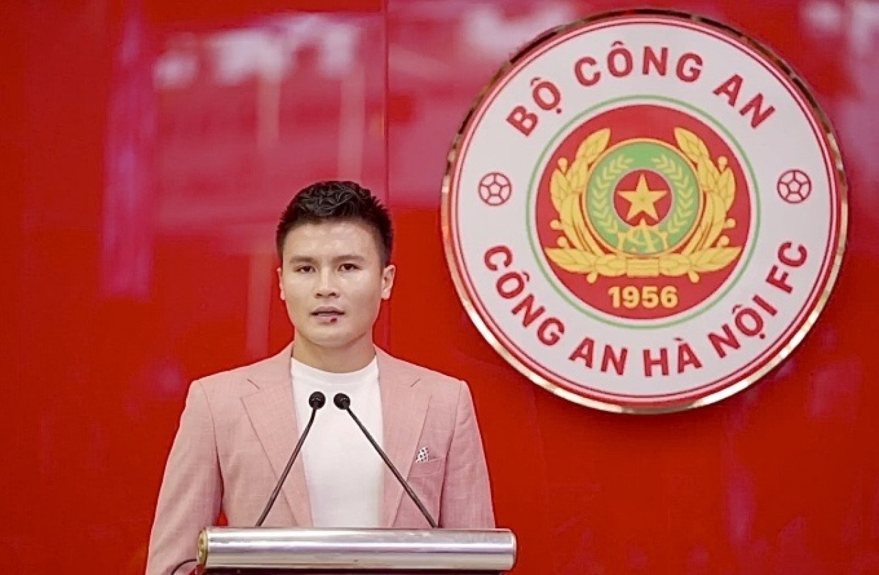 Returning to V-League, Quang Hai's transfer value plummeted