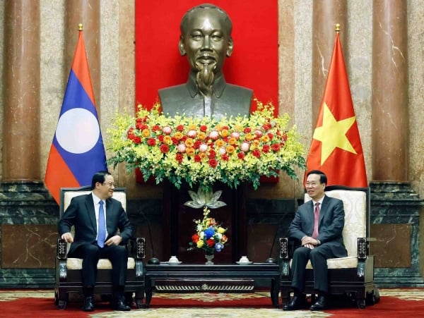 Vietnam siempre está junto a Laos para ayudar a cumplir con sus responsabilidades internacionales en 2024.