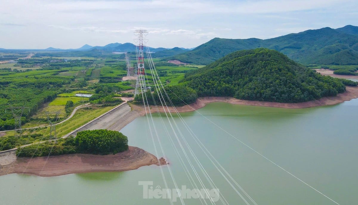 Toàn cảnh đường dây 500kV mạch 3 qua Hà Tĩnh trước ngày về đích