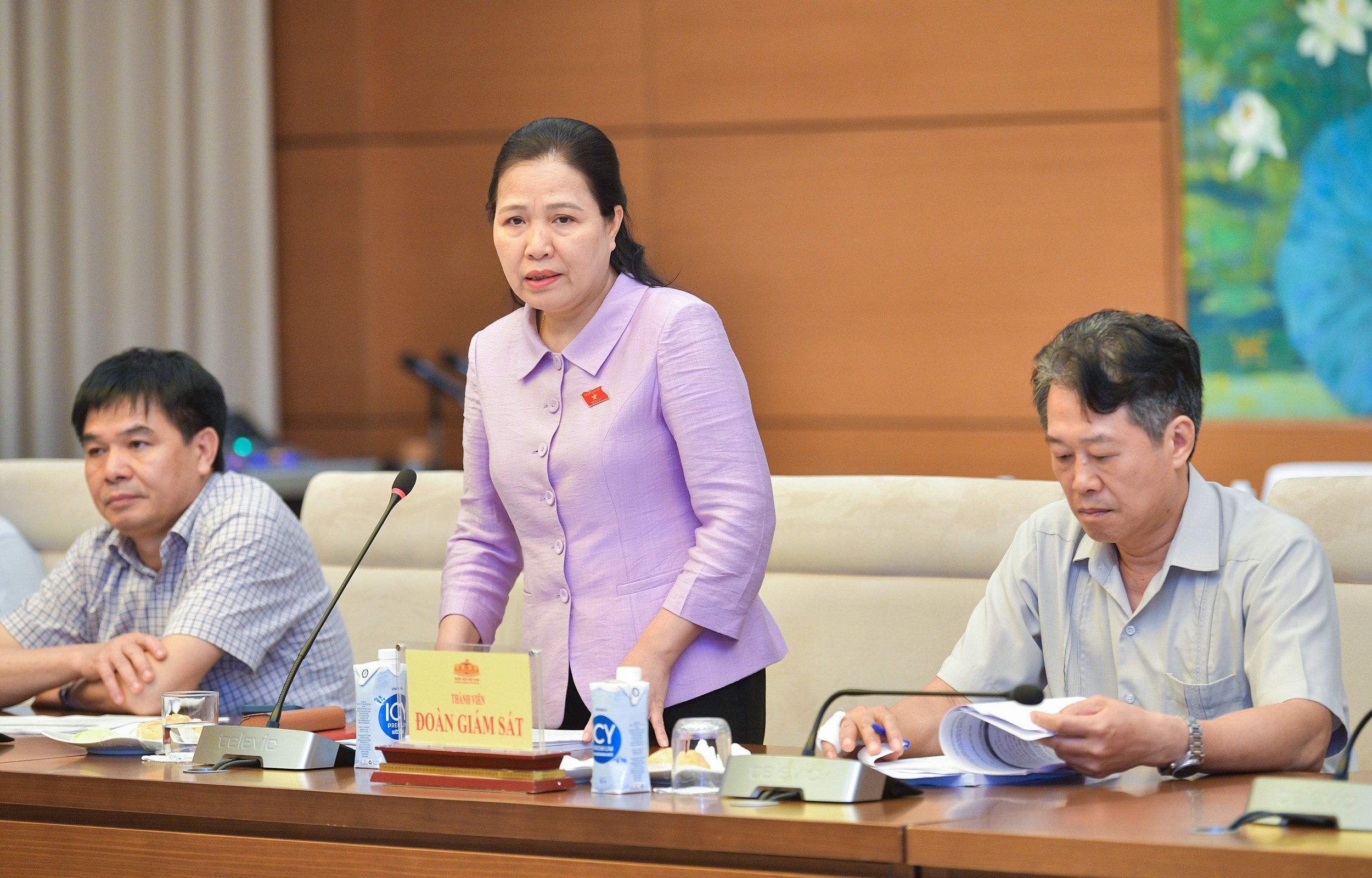 국회 부의장 Nguyen Duc Hai는 결의안 제43/2022/QH15-0을 이행하기 위한 감독 대표단의 네 번째 회의를 주재했습니다.