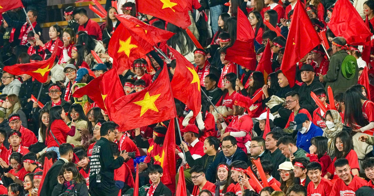 Le stade Viet Tri rouvre ses portes le jour du match contre Singapour