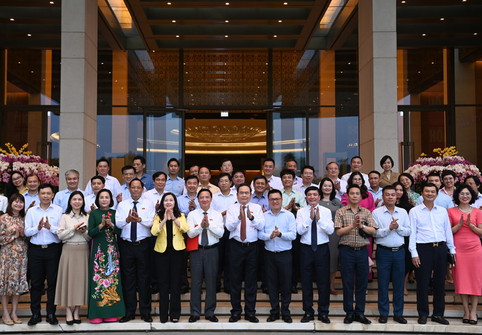 National Assembly Chairman Tran Thanh Man with representatives of press agencies on June 19. Photo: Hai Linh