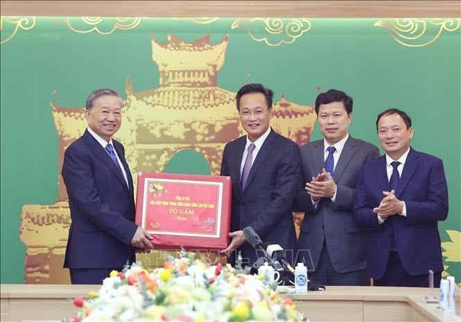 ចំណងជើងរូបថត