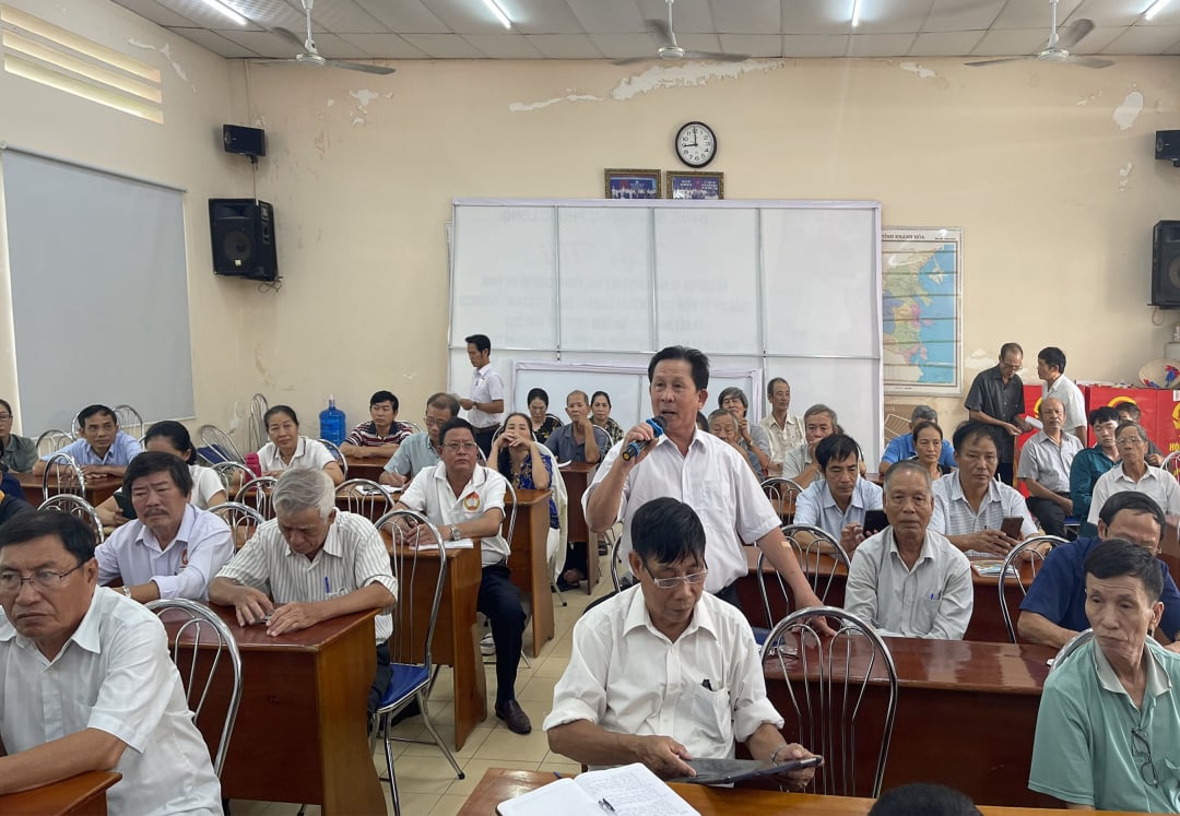 Los votantes del barrio de Phuoc Long hablan.