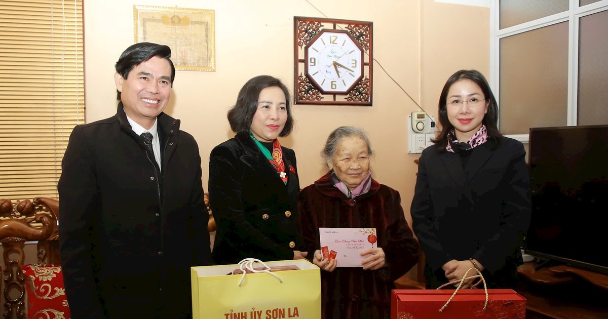 Vice Chairwoman of the National Assembly Nguyen Thi Thanh visits and presents Tet gifts in Son La