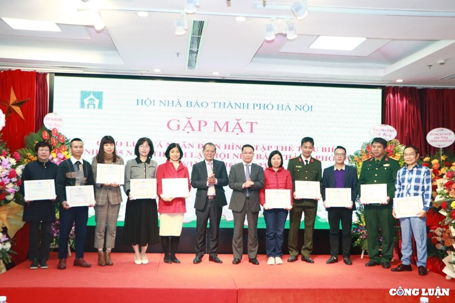 L'Association des journalistes de Hanoi continue de promouvoir le rôle de l'organisation et des mouvements image 2