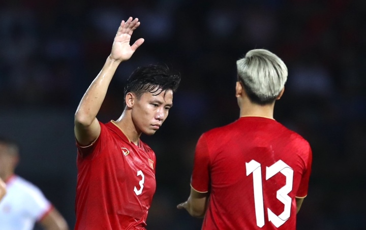 Vietnam team won hard against Hong Kong - 1