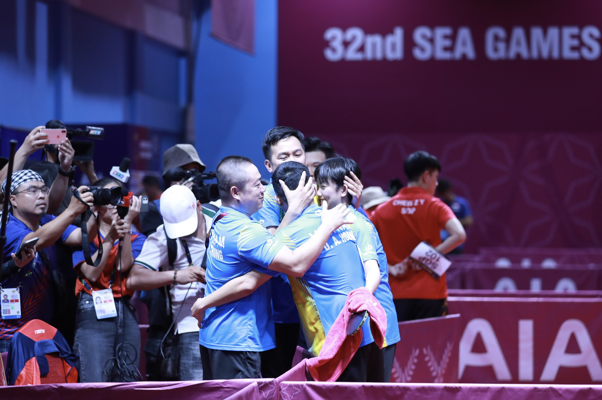 SEA Games 32: Hai nhà vô địch bóng bàn tuổi teen làm nên lịch sử sau 24 năm - Ảnh 10.