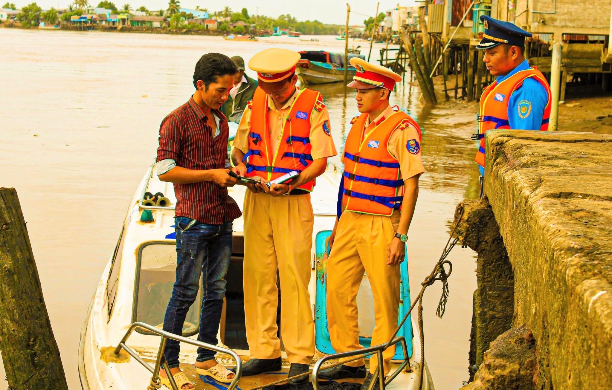 Event - Bac Lieu: Ensuring waterway traffic safety during the stormy season (Image 2).