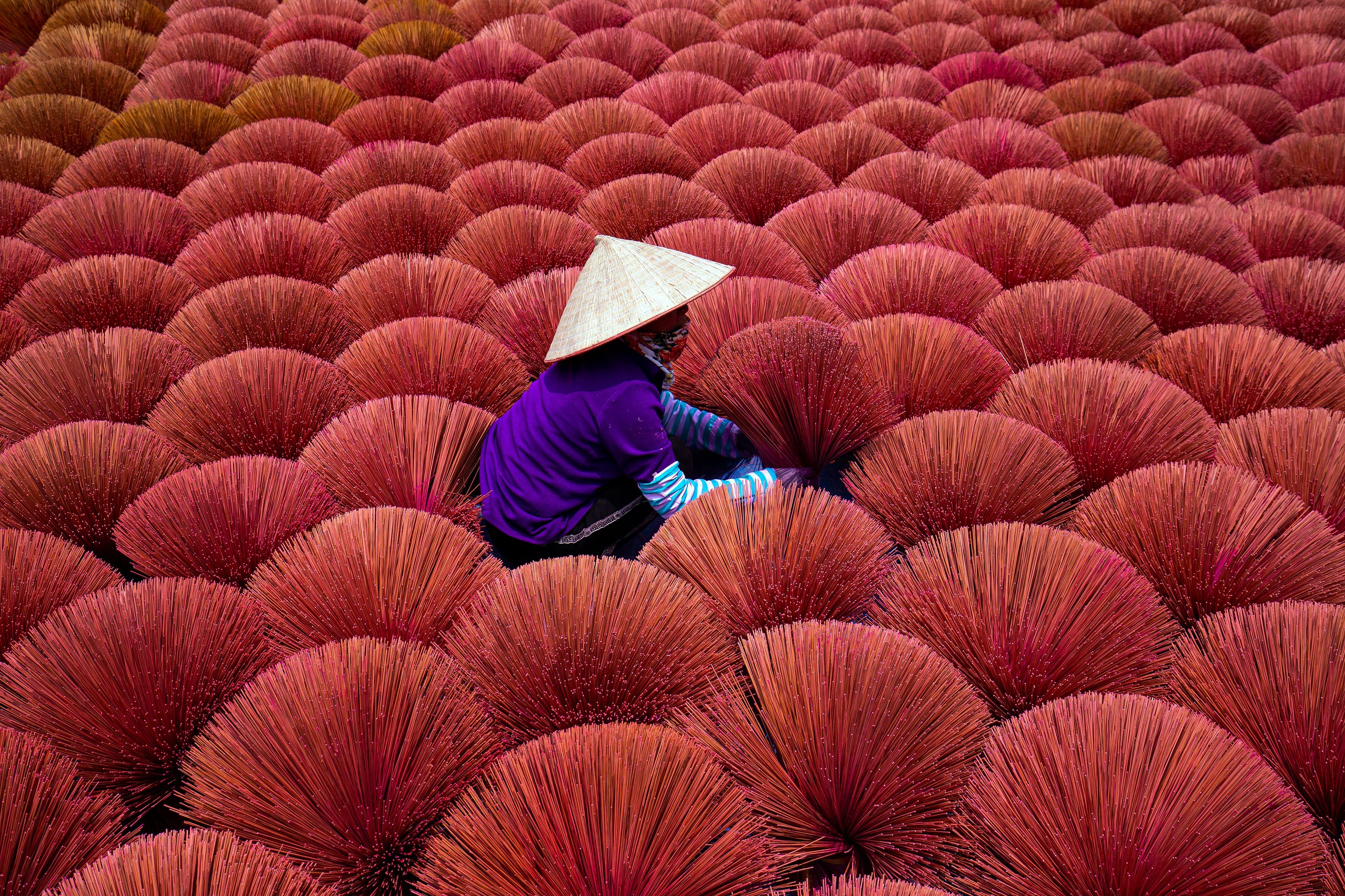 Fabricación tradicional de incienso en Quang Phu Cau