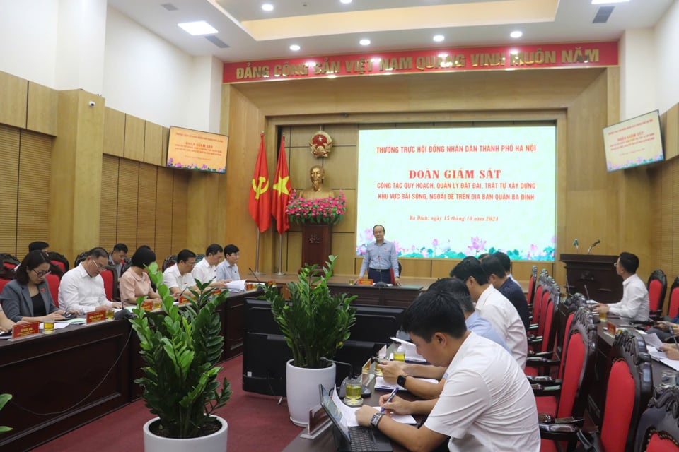 Quang cảnh buổi làm việc