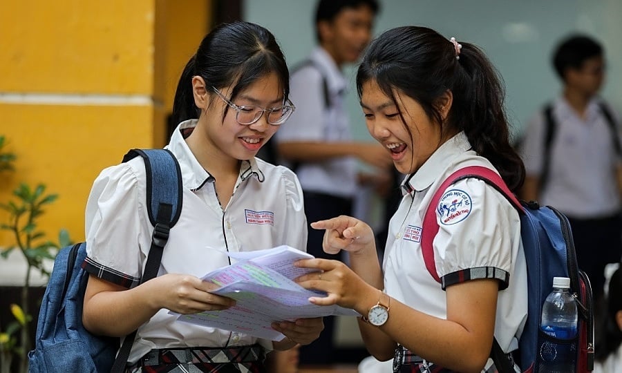 Tres notas sobre la revisión del examen de Literatura de décimo grado en Ciudad Ho Chi Minh