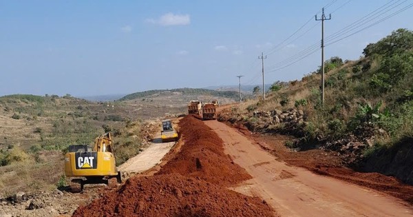 Comprobando una serie de proyectos de inversores en Dak Nong