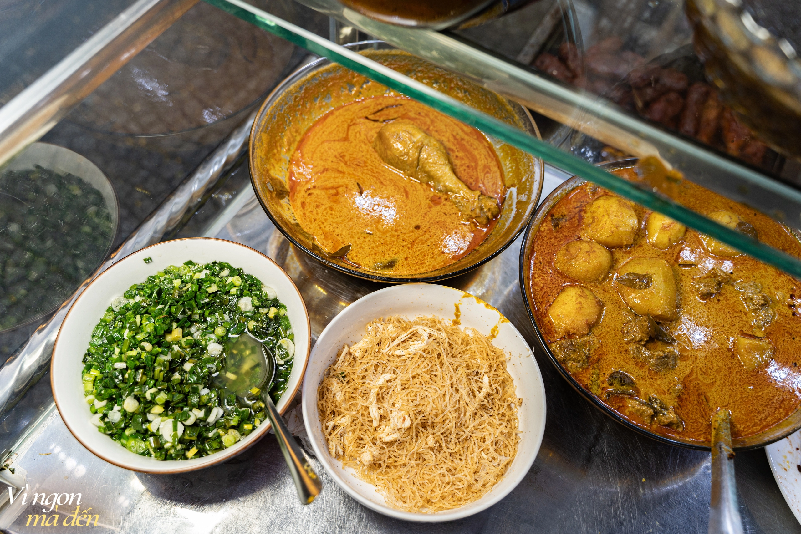 Tiệm cơm tấm không thịt heo: Bò nướng thơm phức, bì thịt gà lạ miệng, hương vị độc đáo khiến ai ghé ăn cũng nhớ mãi - Ảnh 11.