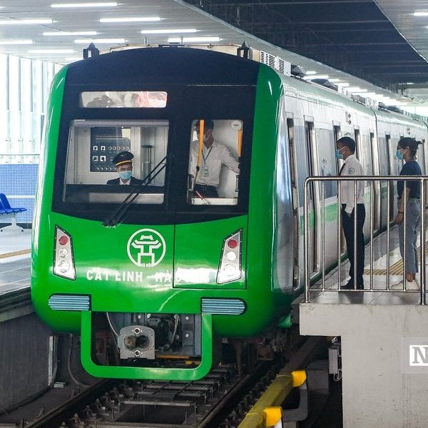 カットリン鉄道に大臣が驚く