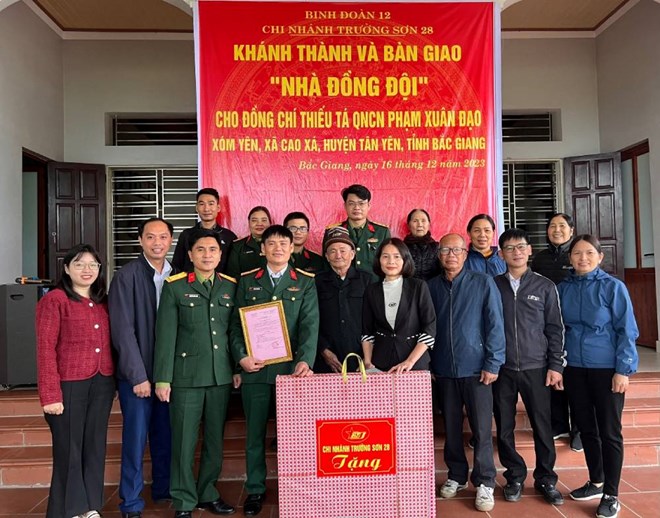 Binh đoàn 12 trao nhà đồng đội tặng quân nhân có hoàn cảnh khó khăn